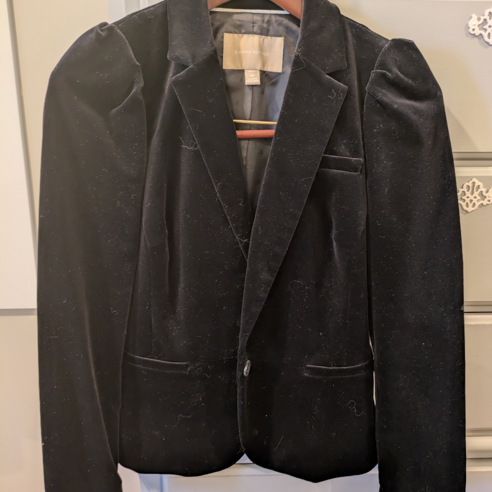 Banana Republic Black Blazer with Notched Lapel and Tailored Fit
